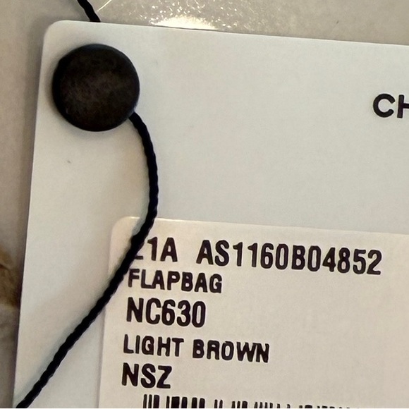 Chanel 19 Light Brown Medium - Picture 8 of 9